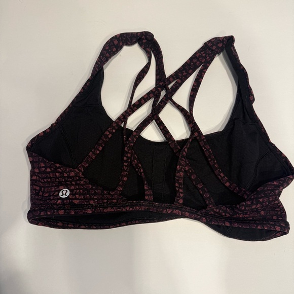 lululemon athletica Other - lululemon athletica Black and Red Patterned Sports Bra No Cups inserts